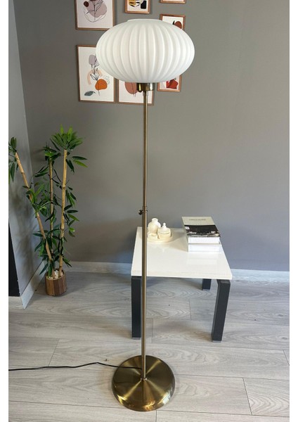 Modern Beyaz Cam Lambader, Ince Gövde, Dekoratif Metal Zemin Aydınlatması fırsatları