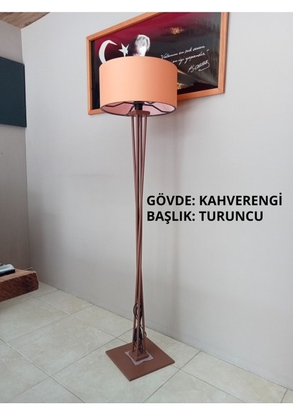 Turuncu Ahşap Lambader, Şık ve Doğal Aydınlatma Için Ideal Seçim