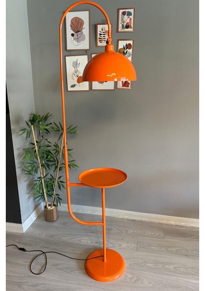 Ayarlanabilir Turuncu Metal Lambader, Hareketli ve Modern Tasarım ile Aydınlatma Sağlar modelleri