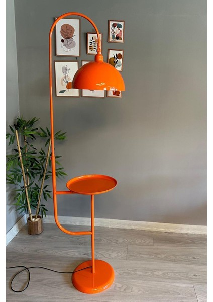 Ayarlanabilir Turuncu Metal Lambader, Hareketli ve Modern Tasarım ile Aydınlatma Sağlar fırsatları