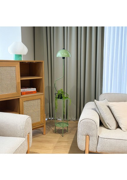 Yeşil Standlı Modern Lambader, Şık ve Kullanışlı Aydınlatma Seçeneği