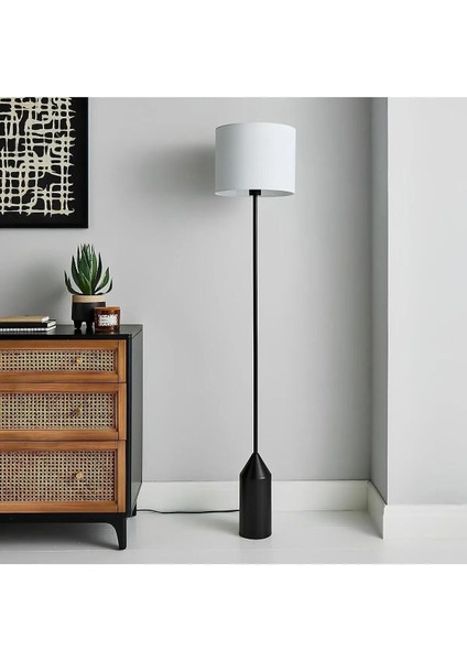 Modern Tasarımlı Siyah Kumaş Şapkalı Lambader, Şık ve Zarif Aydınlatma Seçeneği