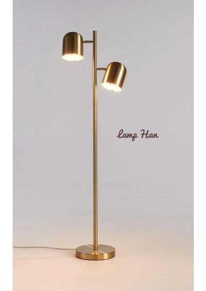 Modern Çift Başlı Metalik Zemin Lambası, Şık Tasarımıyla Odanızı Aydınlatır