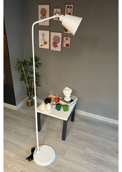 Modern Beyaz Hareketli Metal Lambader, Oturma ve Çalışma Odası Dekoru Için Ideal fiyatları