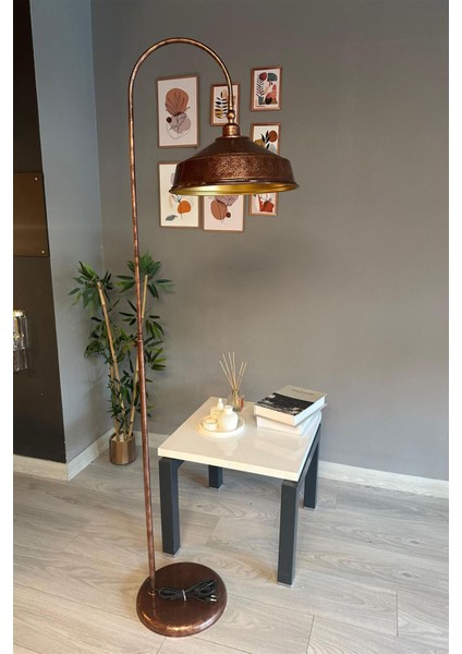 Kahverengi Modern Dekoratif Metal Zemin Lambası, Oturma ve Çalışma Odası Şıklığı