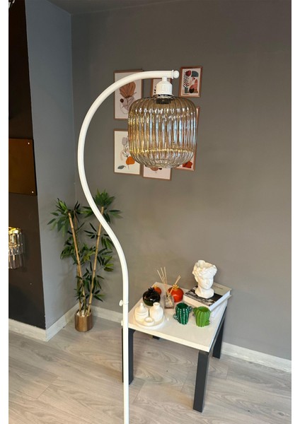 Beyaz Gövde Bal Rengi Cam Dekoratif Metal Zemin Lambası, Oturma ve Çalışma Odası Için Şık