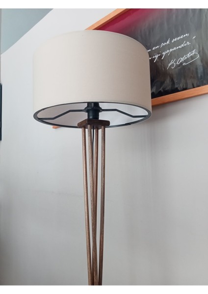 Bej Ahşap Lambader, Şık ve Doğal Aydınlatma Seçeneği modelleri