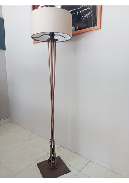 Bej Ahşap Lambader, Şık ve Doğal Aydınlatma Seçeneği fırsatları