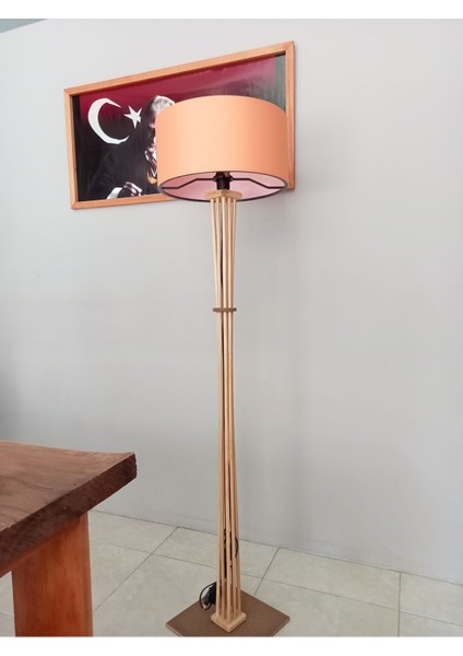 Turuncu Ahşap Lamba, Şık ve Doğal Tasarım, Ev Dekorasyonu Için Ideal Seçim