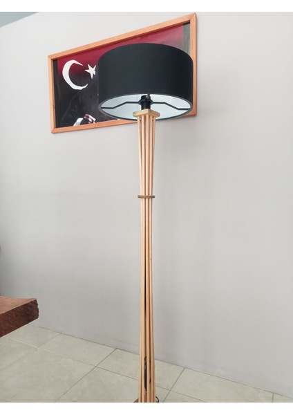 Şık Ahşap Siyah Lambader, Modern ve Zarif Aydınlatma Parçası fırsatları
