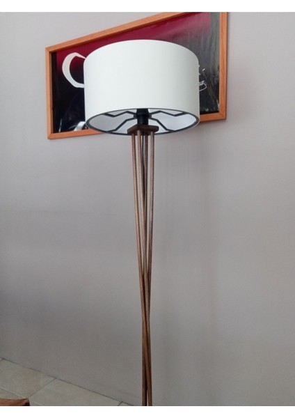 Bej Ahşap Lambader ile Sıcak ve Şık Aydınlatma Atmosferi fırsatları