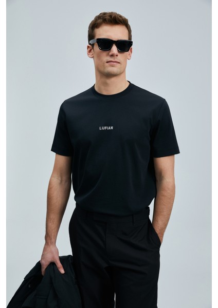 Marcus Modern Grafik T- Shirt Siyah fırsatları