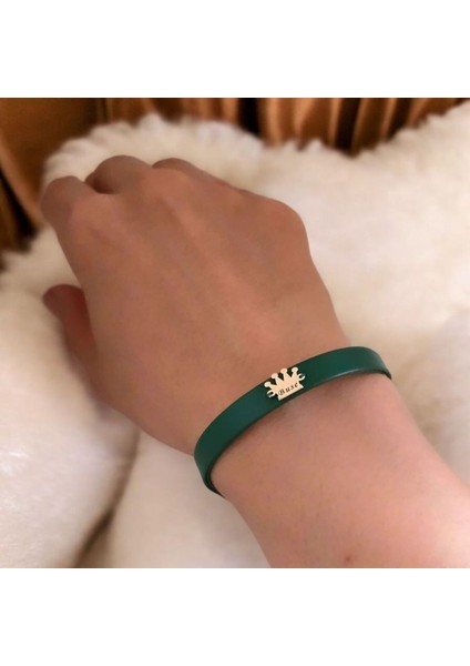 Buse İsmine Özel 14 Ayar Altın Plakalı Doğal Koyu Yeşil Derili Taç Motifli Hediye Bileklik-504 İsim