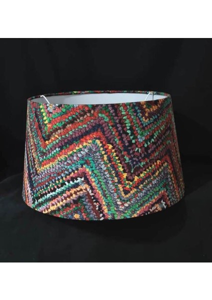 Yeşil Zigzag Desenli Şık Lambader Başlığı, Modern ve Şık Ev Dekoru.