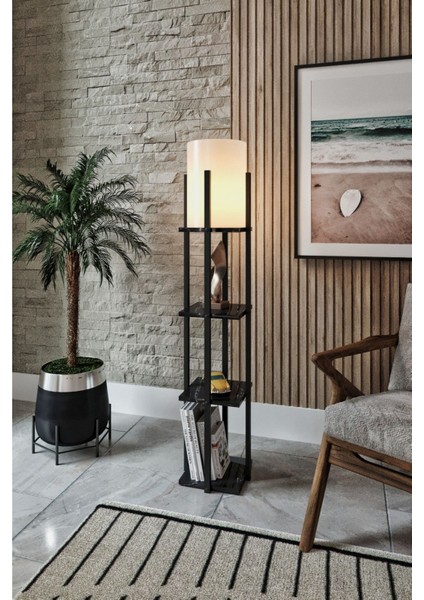 Modern Siyah Raflı Lambader ile Şık ve Fonksiyonel Aydınlatma Sağlar