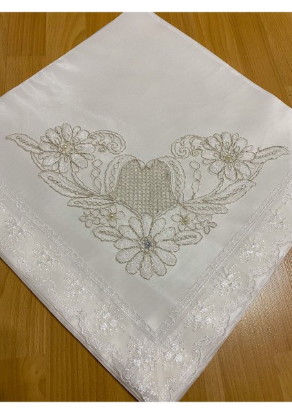 Şık Bej Güpürlü Dantel Inci Işlemeli Krem Çeyizlik Saten Bohça