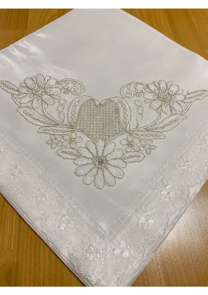 Şık Bej Güpürlü Dantel Inci Işlemeli Krem Çeyizlik Saten Bohça fiyatları