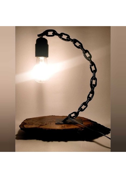 Şık Ahşap Tabanlı Masa Lambası, Modern ve Doğal Tasarım