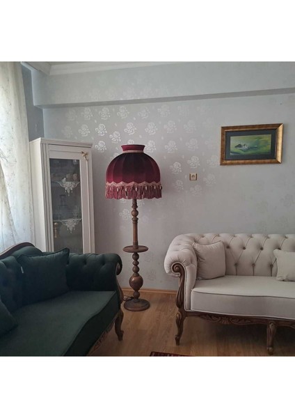 Turuncu Şapka ve Ahşap Ayaklı Dekoratif Ürün, Şık ve Doğal Tasarım. modelleri