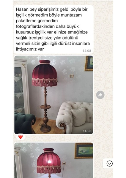 Turuncu Şapka ve Ahşap Ayaklı Dekoratif Ürün, Şık ve Doğal Tasarım. indirimleri