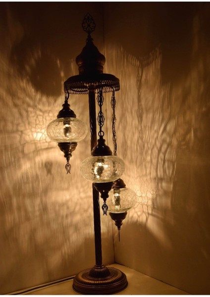 Renkli Osmanlı Lambader, Otantik ve Şık Ev Dekoru Için Ideal Aydınlatma Seçeneği