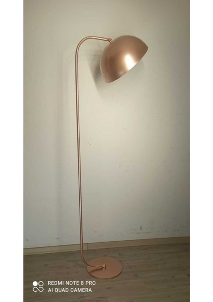 Rustik Bakır Köşe Lamba, 40 cm Çaplı, Şık ve Dekoratif Metal Tasarım