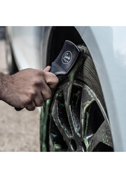 - Tyre Brush - Lastik Temizleme Fırçası
