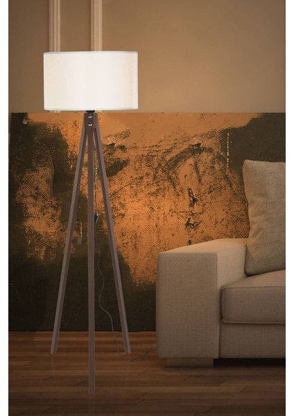 Ceviz Ayaklı Silindir Krem Lambader, Şık ve Modern Dekorasyon Için Ideal Seçim