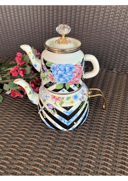 Kırmızı Vintage Emaye Çaydanlık, Şık ve Dayanıklı Tasarım