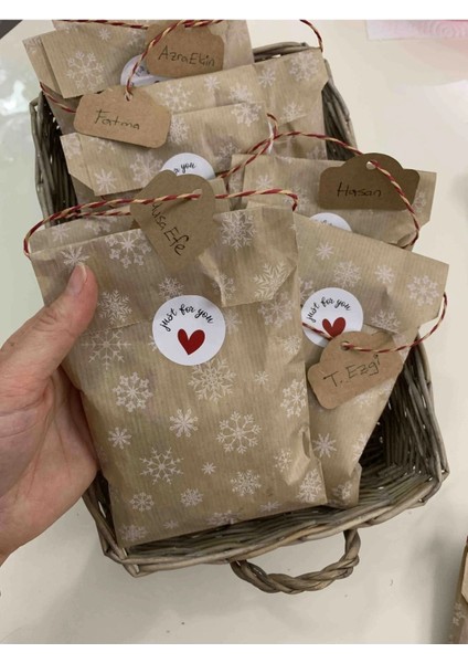 100 Adet 11X20 Kar Desenli Minik Boy Hediye Paketi Yılbaşı Temalı Hediye Ambalaj Kese Kağıdı fiyatları