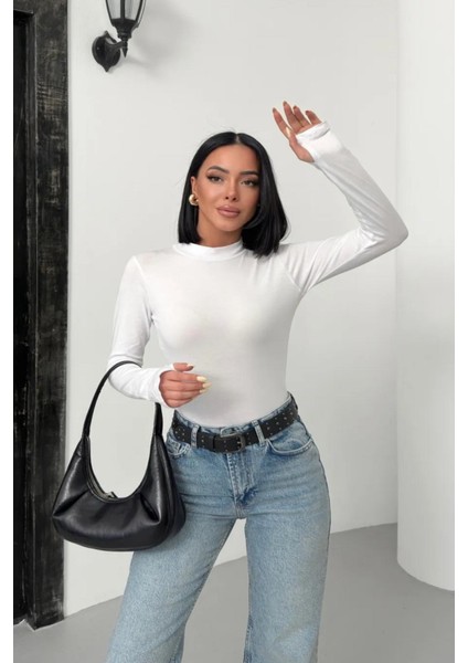 Kadın Beyaz Balıkçı Dik Yaka Uzun Kollu Parmak Geçirme Detaylı Body/bluz
