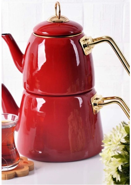 Kırmızı Emaye Çaydanlık, Şık ve Dayanıklı Tasarım