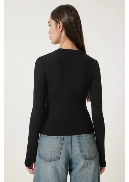 Kadın Siyah Bisiklet Yaka Parmak Geçirme Detaylı Body/bluz modelleri
