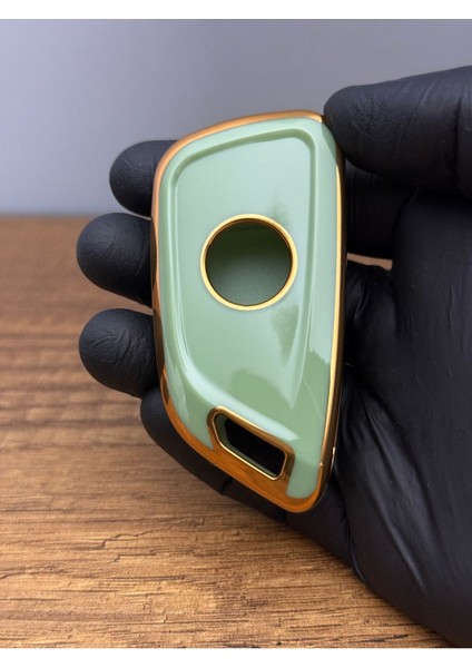 Yeşil Renk Sustalı Anahtar Kılıfı, 3 Buton Koruma ve Silikon Nano Kaplama fiyatları