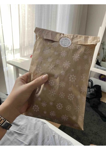 10 Adet 18X30 Kar Desenli Orta Boy Hediye Paketi Yılbaşı Noel Temalı Hediye Ambalaj Kese Kağıdı fiyatları