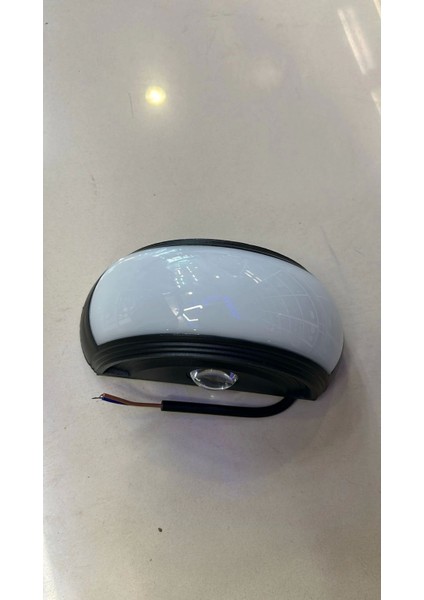 8W 3200K Beyaz LED Aplik, Şık ve Modern Tasarım, Enerji Tasarruflu Aydınlatma.