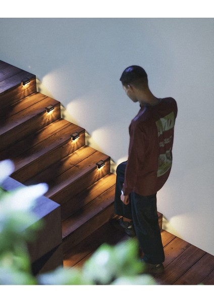 4'lü Güneş Enerjili Su Geçirmez Köşebent LED Aydınlatma Seti