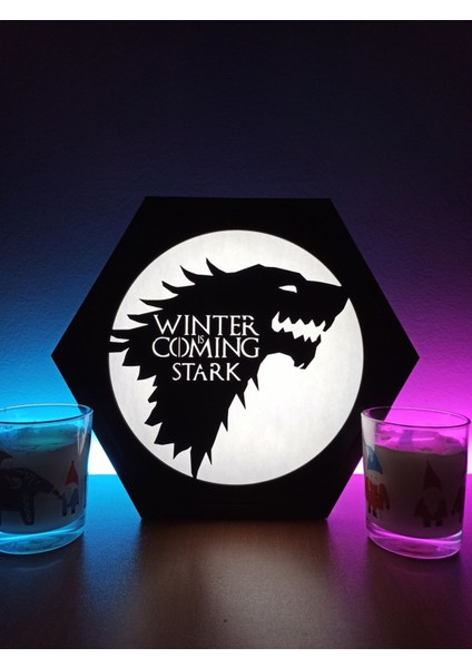 Beyaz Winter Is Coming Masaüstü Dekoratif Lamba, Şık ve Sıcak Atmosfer Sağlar.