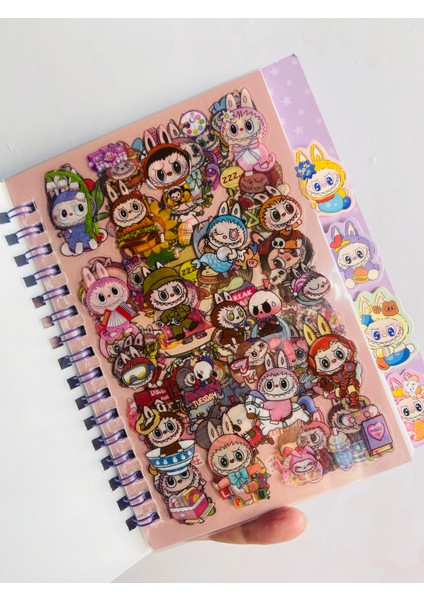 Labubu Sticker Etiket Çıkartma 16 Sayfa (300 Adet) Su Geçirmez+Opak 8 Sayfa Not Defteri fiyatları