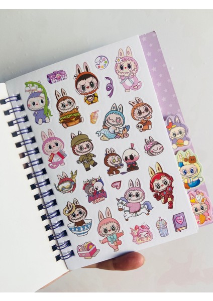 Labubu Sticker Etiket Çıkartma 16 Sayfa (300 Adet) Su Geçirmez+Opak 8 Sayfa Not Defteri modelleri