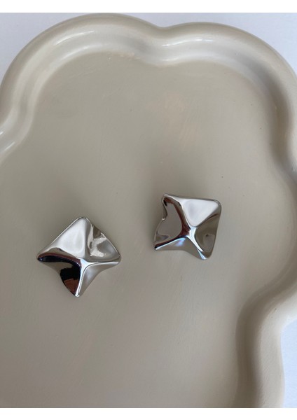 Xuping Asimetrik Kare Model Silver Küpe indirimleri