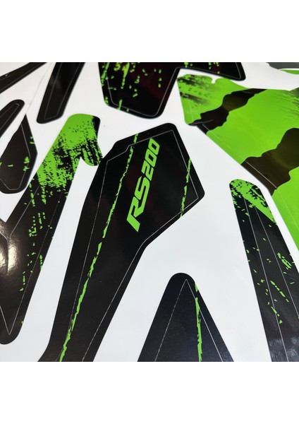 Bajaj RS200 Monster Sticker Etiket Parçalı Kaplama Modeli