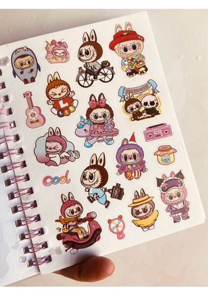 Labubu Sticker Etiket Çıkartma 16 Sayfa (300 Adet) Su Geçirmez+Opak 8 Sayfa Not Defteri modelleri