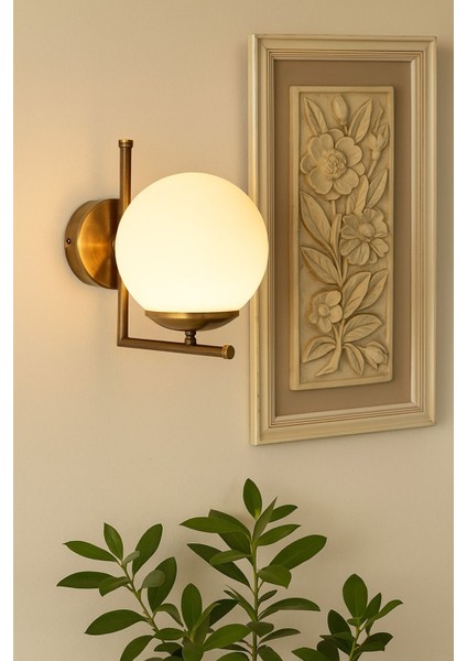 Kahverengi Eskitme Camlı Kol Aplik, Şık ve Zarif Tasarım.