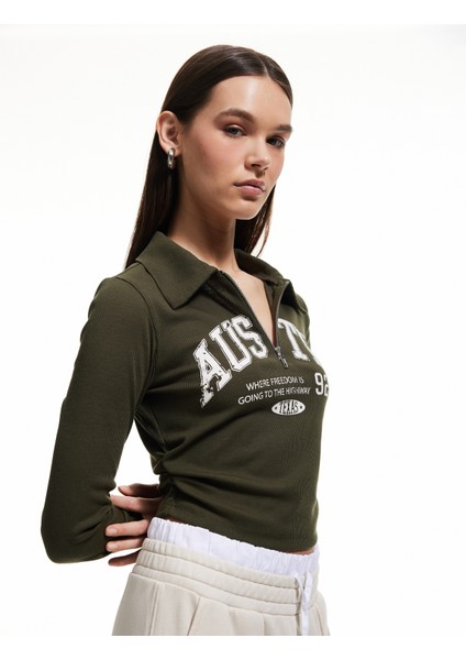 Yeni Sezon Kolej Baskılı Fermuar Detaylı Slim Fit Polo Yaka Tişört
