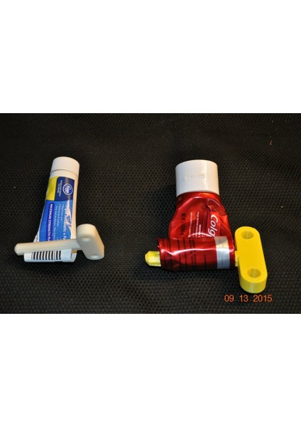 Tek Parça Tüp Squeezer (Plastik Aparattır!!!) 3D