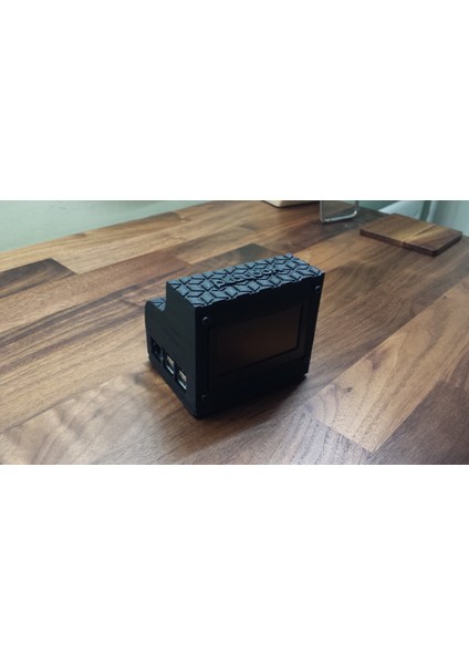 Playbox - Raspberry Pi Entertainment System (Müzik/radyo/video/retro Oyun) (Plastik Aparattır!!!) 3D
