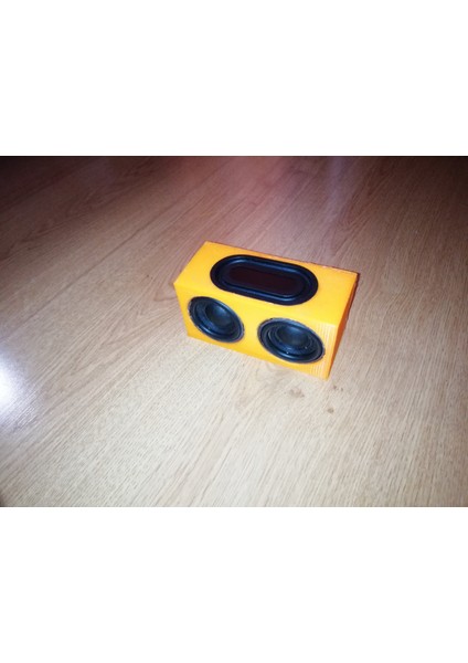 Pasif Bas Radyatörlü Sevimli Küçük Ama Güçlü Bluetooth Hoparlör (Sadece Plastik Aparattır!!!) 3D modelleri