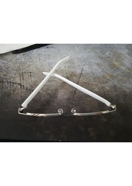 Gözlük Ince Tapınak Yerine (Kulaklık) (Sadece Plastik Aparattır) 3D indirimleri