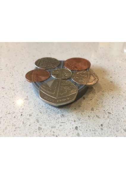 Madeni Para Ekran Tutucu - Ingiltere Kraliyet Kalkanı Silah (Sadece Plastik Aparattır) 3D modelleri